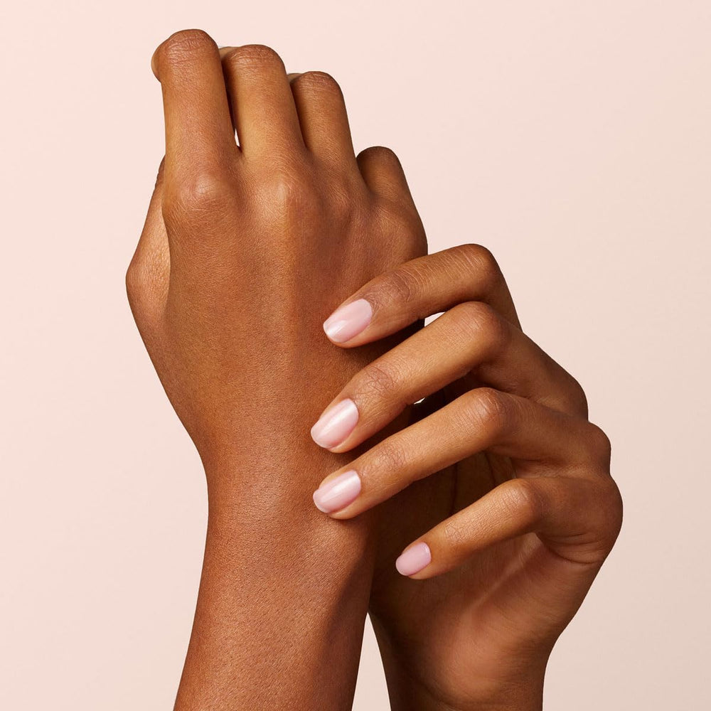 Manucurist Green Hortencia vernis-top assure un fini brillant et longue tenue