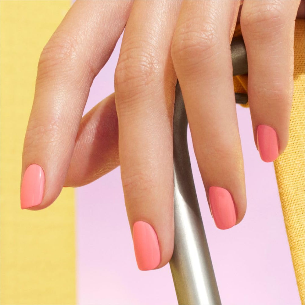 Manucurist Green Pop offre brillance durable et finition homogène.