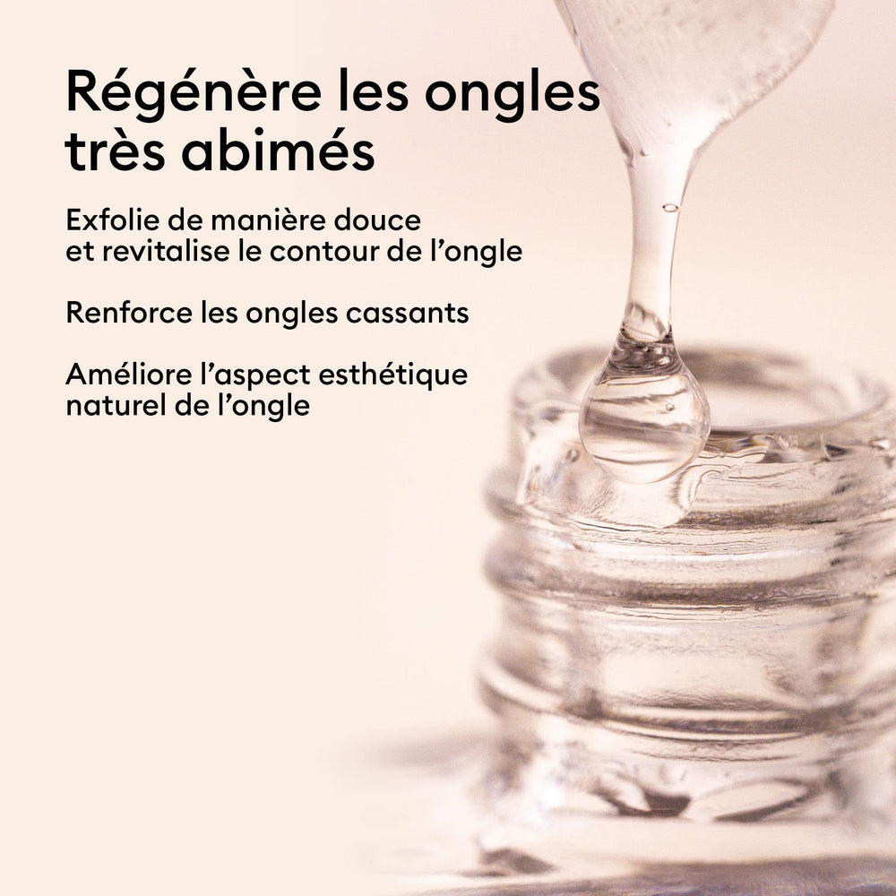 Ongles endommagés – avant l’application S.O.S Base Coat Manucurist.
