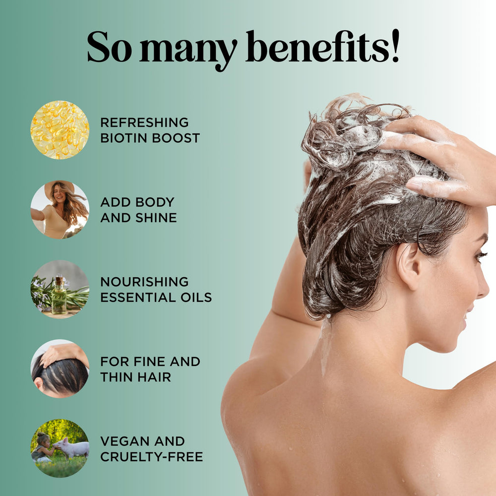 Application mains du shampooing Maple Holistics, texture légère prête à l'emploi.