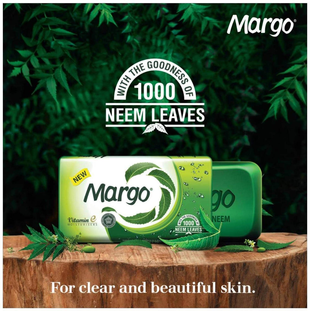 Utilisation quotidienne du savon Margo Neem pour une peau nette et saine.