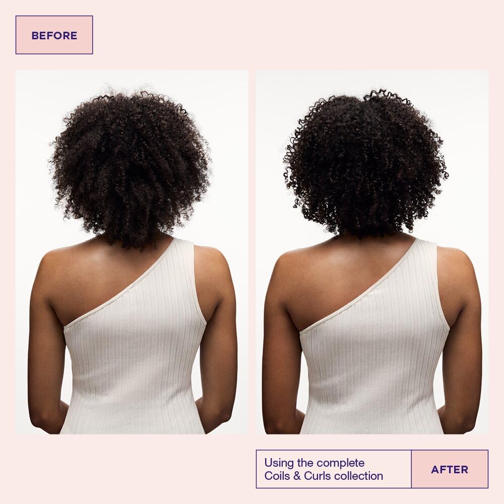 Application sur cheveux mouillés avec Maria Nila Coils & Curls Oil-In-Cream pour définir.