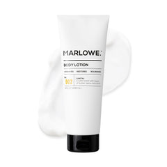 MARLOWE No. 002 Santal Body Lotion sur flacon élégant, hydratation quotidienne.