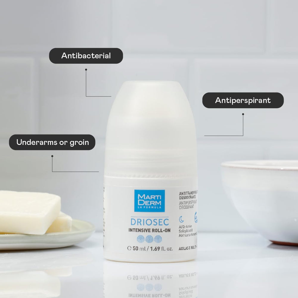 Martiderm Driosec Roll-On appliqué sur l'aine pour contrôler la sudation.