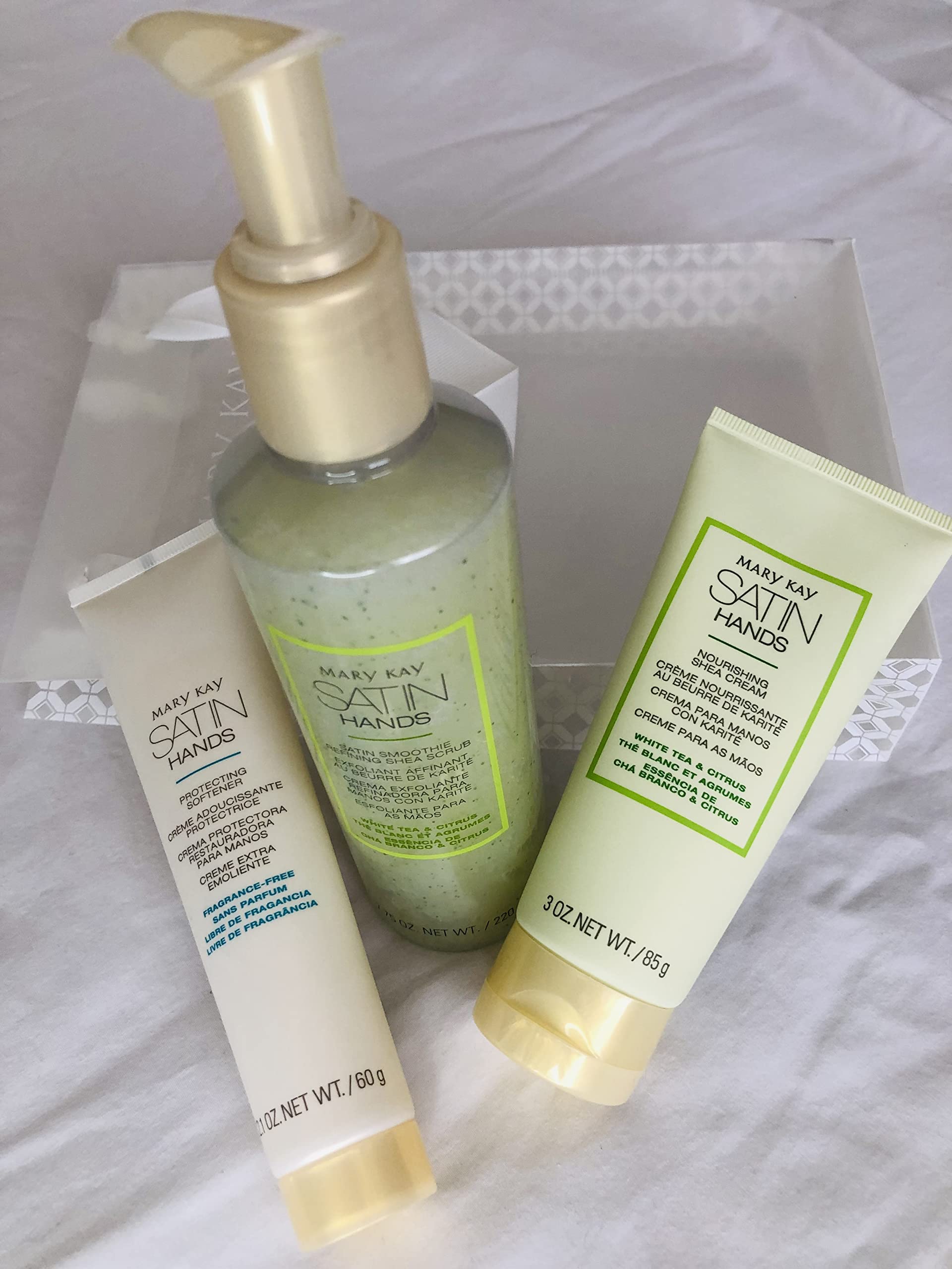 Mary Kay crème nocturne émolliente en pot pour hydrater la peau
