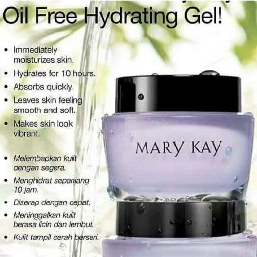 Application du Gel Hydratant Sans Huile Mary Kay sur peau propre