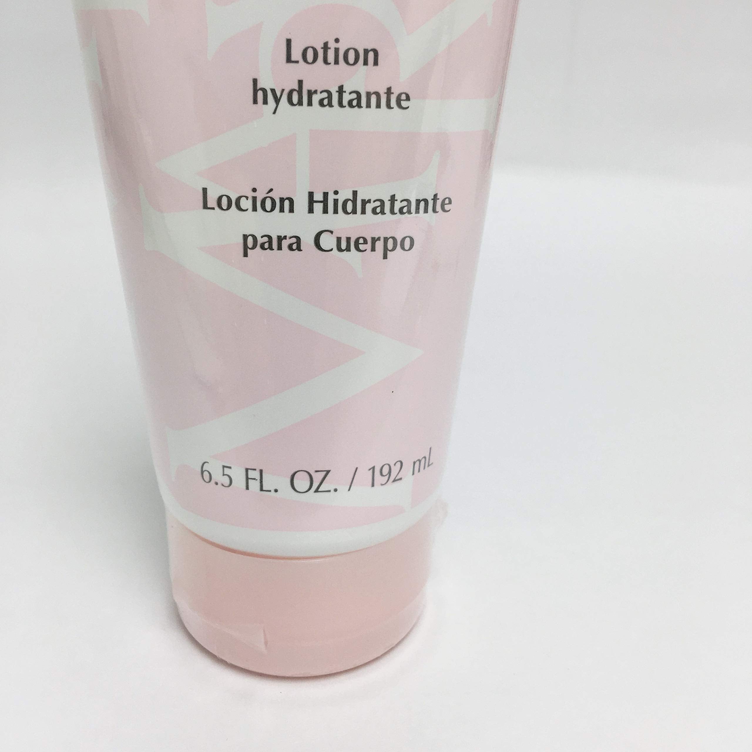 Hydratation durable avec sensation veloutée sur l'épiderme par Mary Kay.