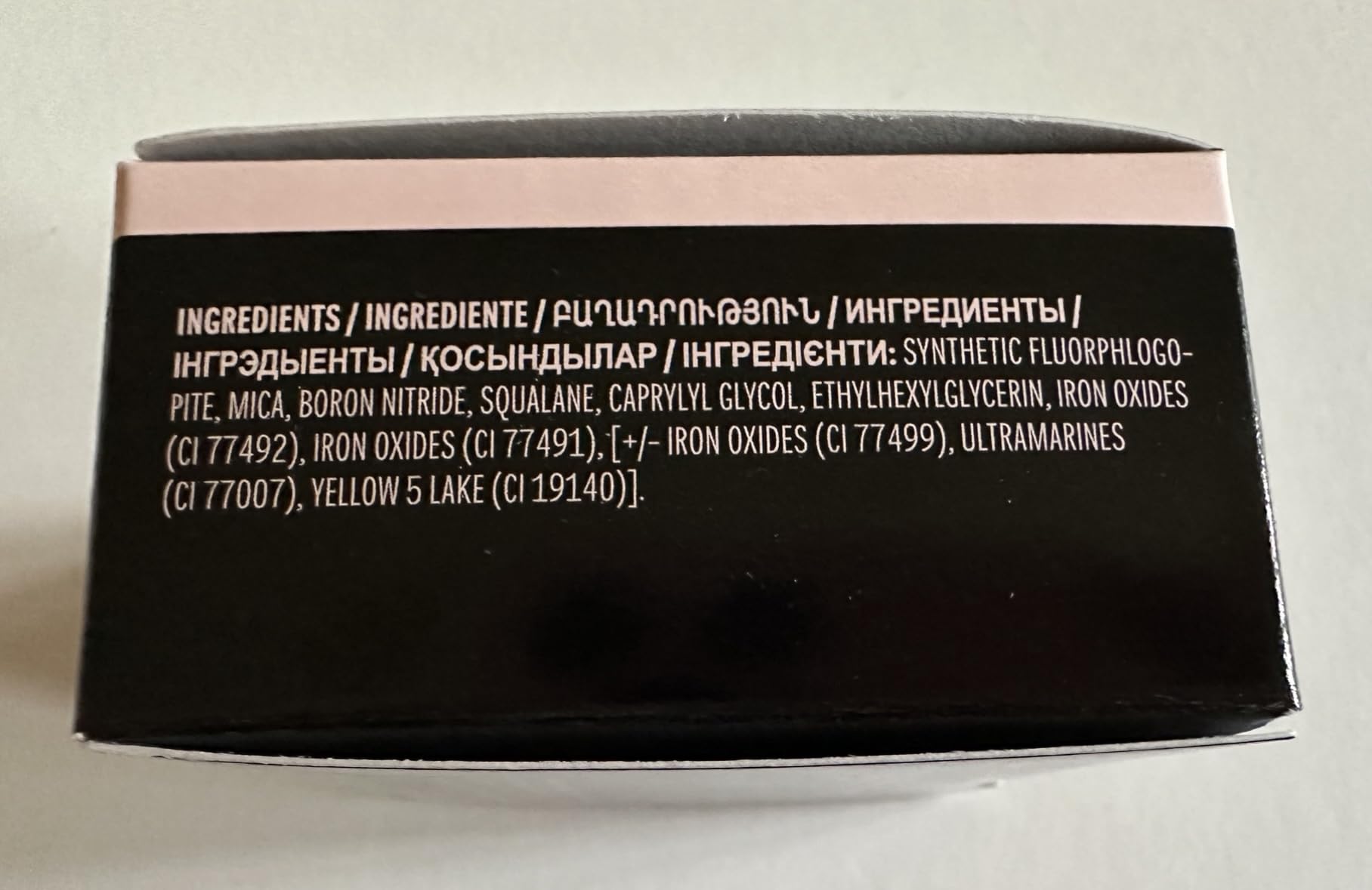 Mary Kay permet une application portable pour un teint frais toute la journée.