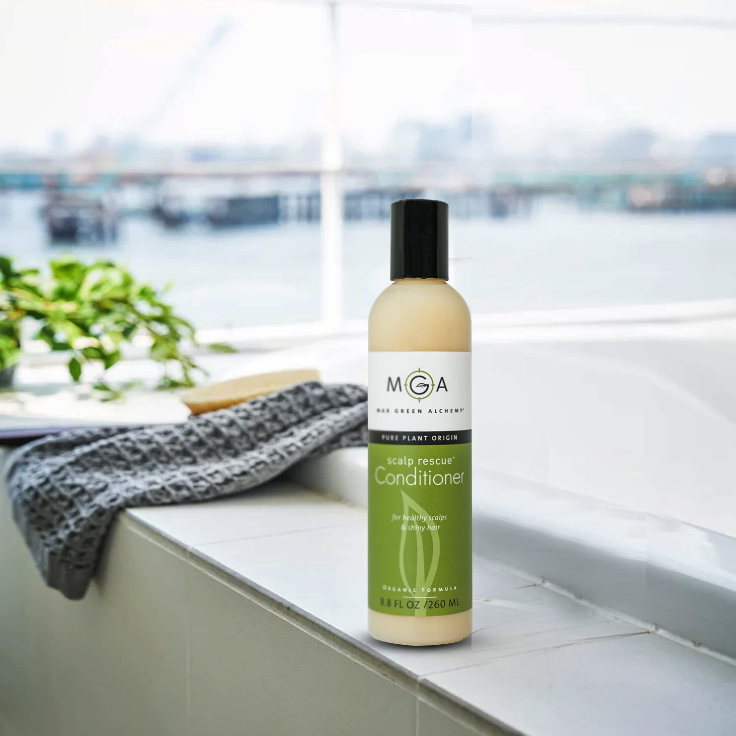 Max Green Alchemy MGA: démêlage efficace et définition pour les cheveux bouclés.