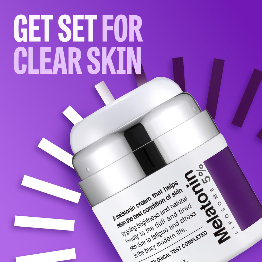 MAXCLINIC Time Return Melatonin Cream — texture crème soyeuse prête à appliquer facilement.