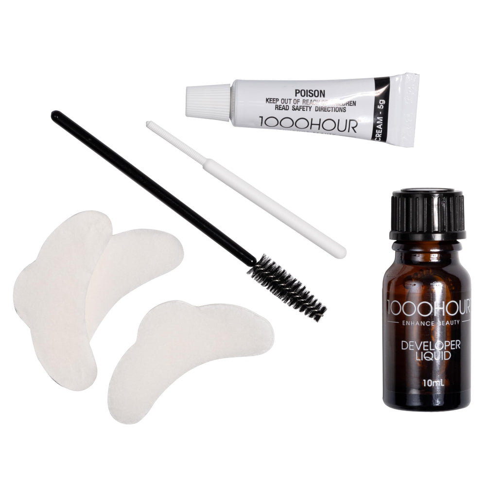 MaxRelief Brow Color Noir, tenue longue durée qui résiste à la journée.