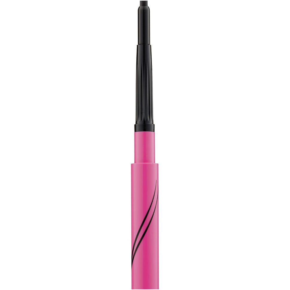 Maybelline application précise le long de la ligne des cils supérieurs