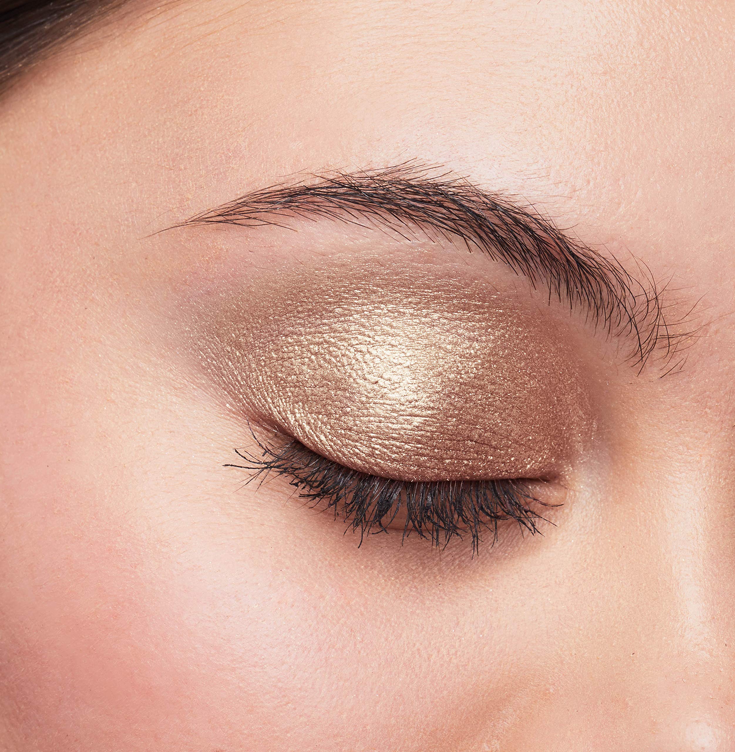MAYBELLINE Brillant Yeux Liquide prêt pour looks jour et nuit.