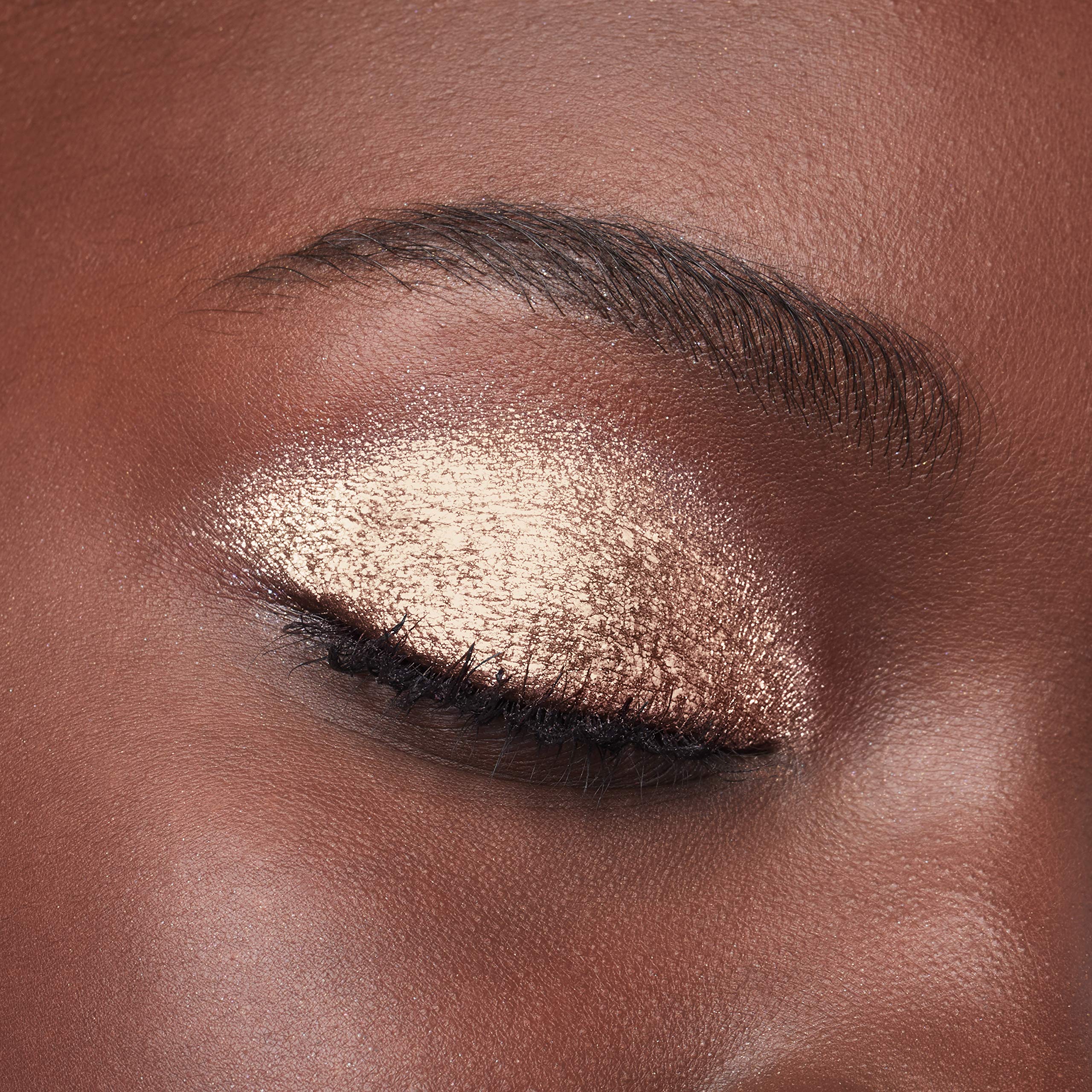 MAYBELLINE Brillant Yeux Liquide usage polyvalent avec plusieurs teintes.