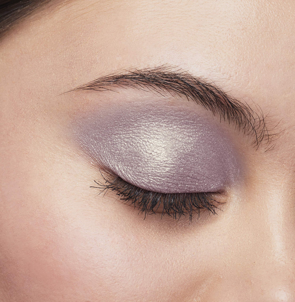 MAYBELLINE Brilliant Eyes Améthyste Quartz – séchage rapide pour un maquillage efficace.