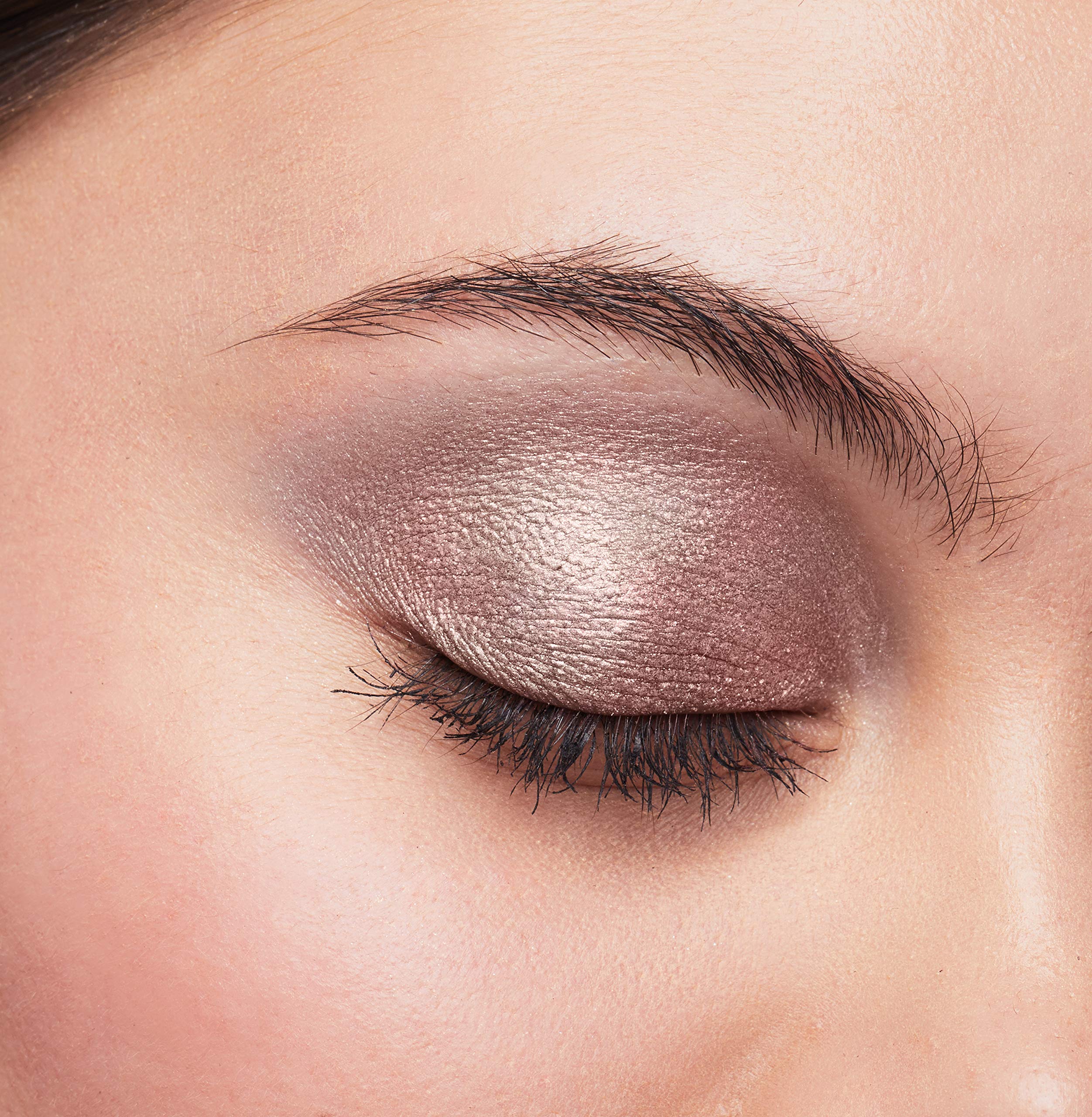 Maybelline Brilliant Eyes – Finition scintillante qui illumine le regard.