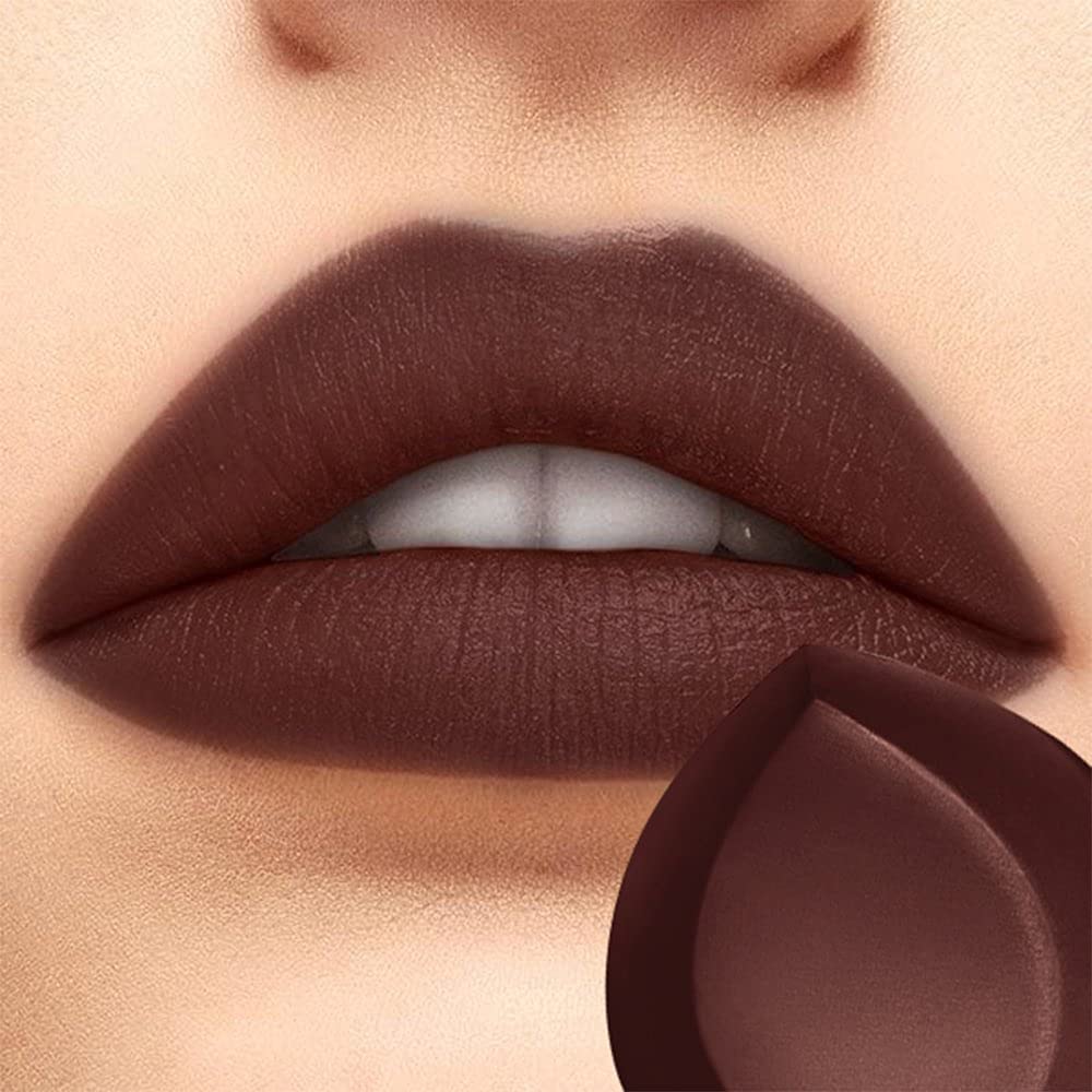 Le bâton Maybelline Color Sensational Nude Chocoholic affiche une texture prête à l'application.