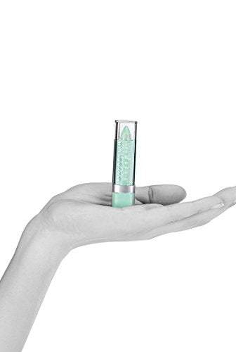 Maybelline Cover Stick Correcteur Vert, produit portable idéal pour retouches en déplacement.