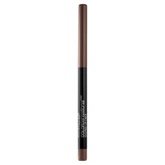 Texture crémeuse Maybelline Divine Wine qui glisse sans bavures