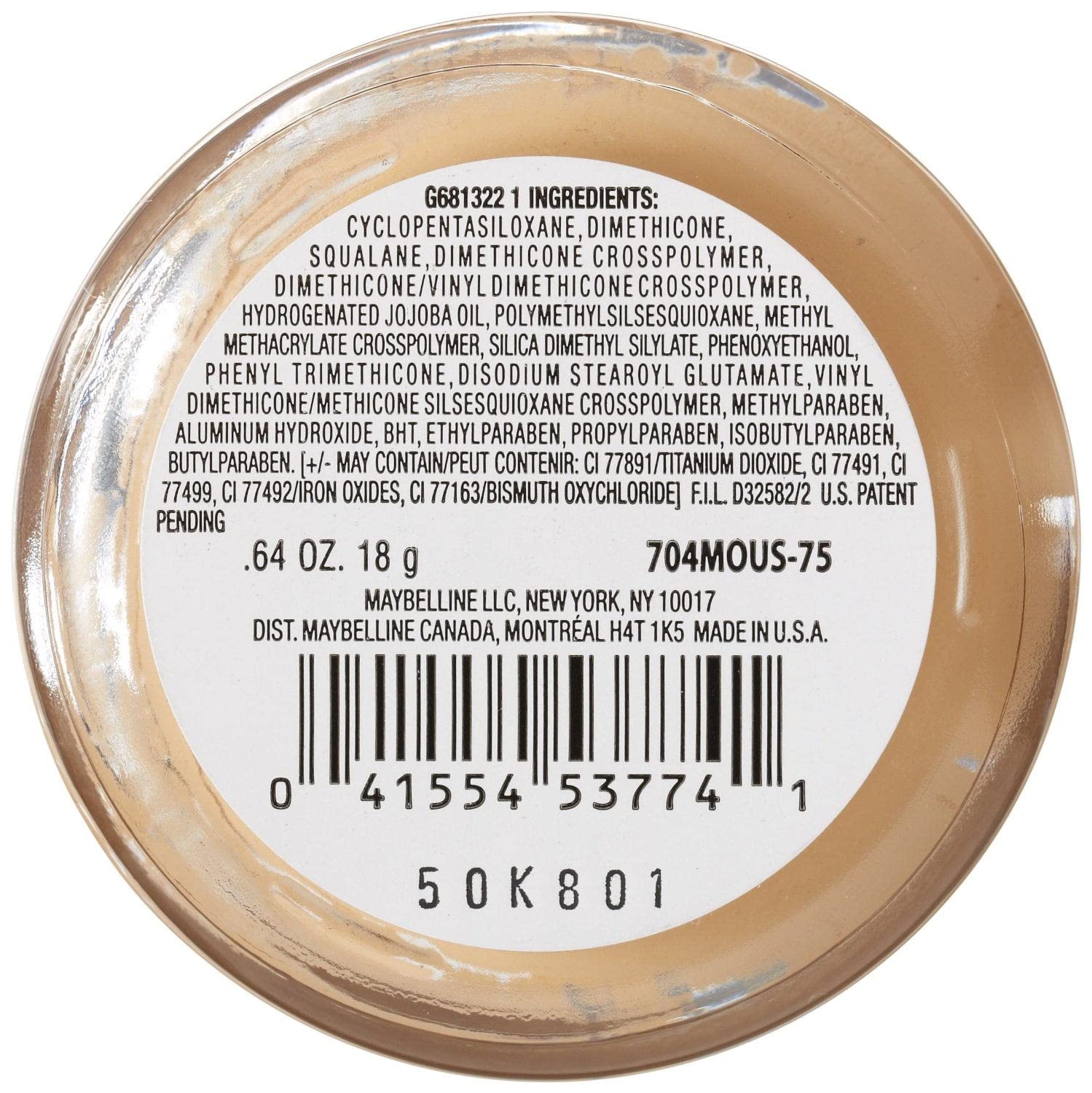 Maybelline Dream Matte Mousse, application au doigt; fini homogène sans effet masque.