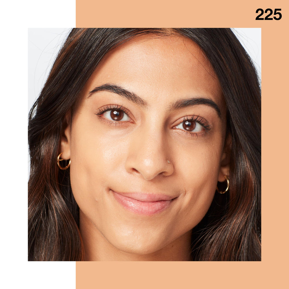 Maybelline Fit Me Dewy + Smooth, application facile: se fond avec les doigts.