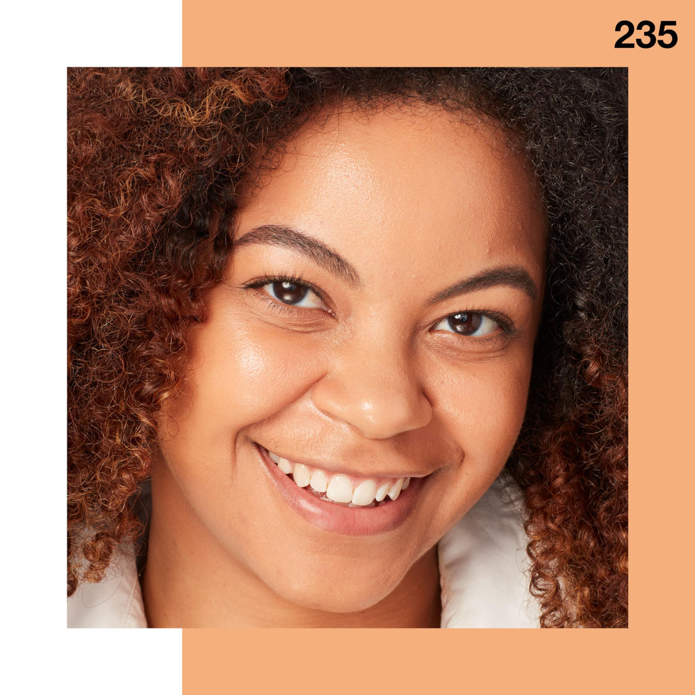 Maybelline Fit Me Dewy + Smooth : protection SPF 18 pour une peau protégée en journée.