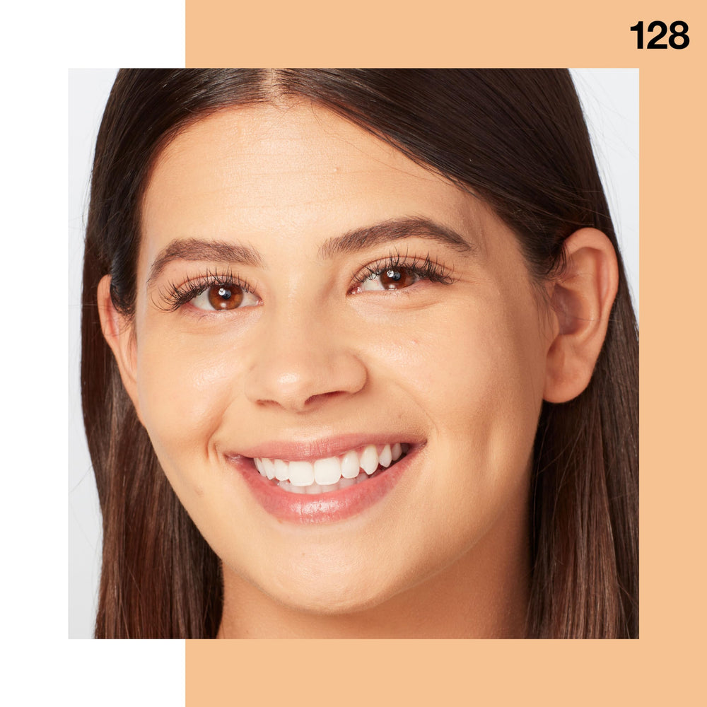 Maybelline Fit Me Dewy + Smooth teinte Warm Nude offrant un teint naturel et vivant.