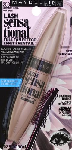 Maybelline Lash Sensational, cils allongés et volumisés pour un regard ouvert.