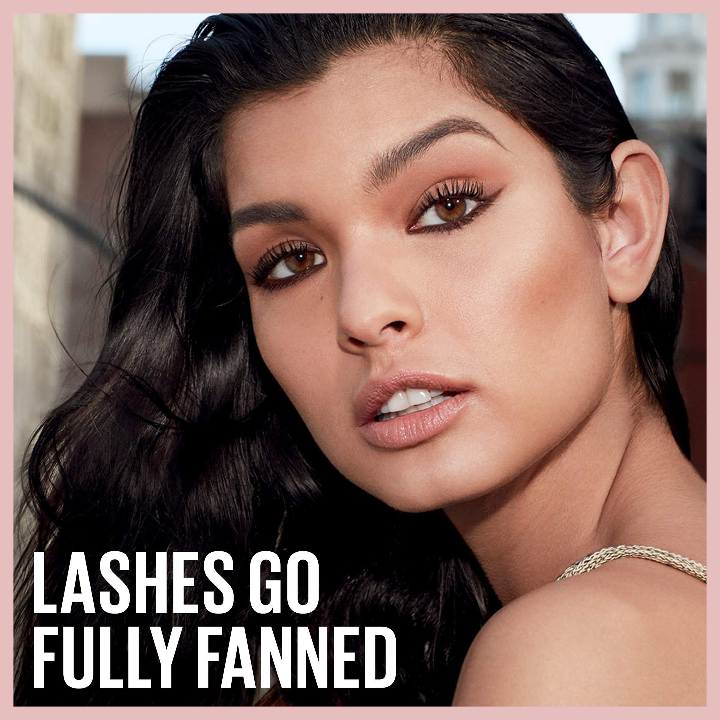 Mascara Maybelline Lash Sensational, testé ophtalmologiquement, sûr pour lentilles de contact.