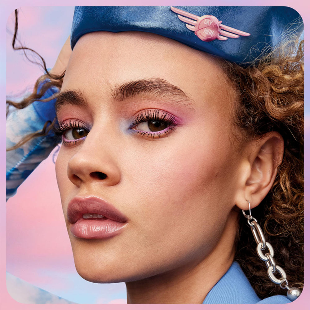 Maybelline Lash Sensational Sky High démêlage et démaquillage faciles.