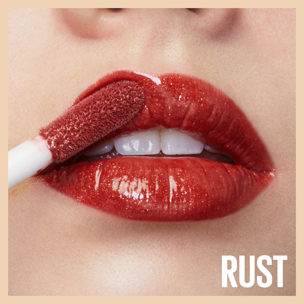 Maybelline Lifter Gloss Bronzed avec embout XL en action pour une application rapide.