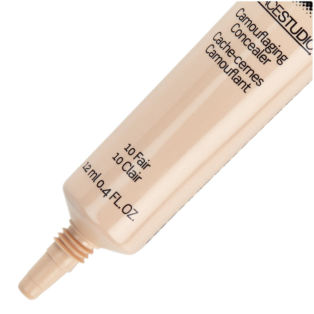 Swatch Maybelline Master Conceal sur les cernes pour neutraliser les teintes.
