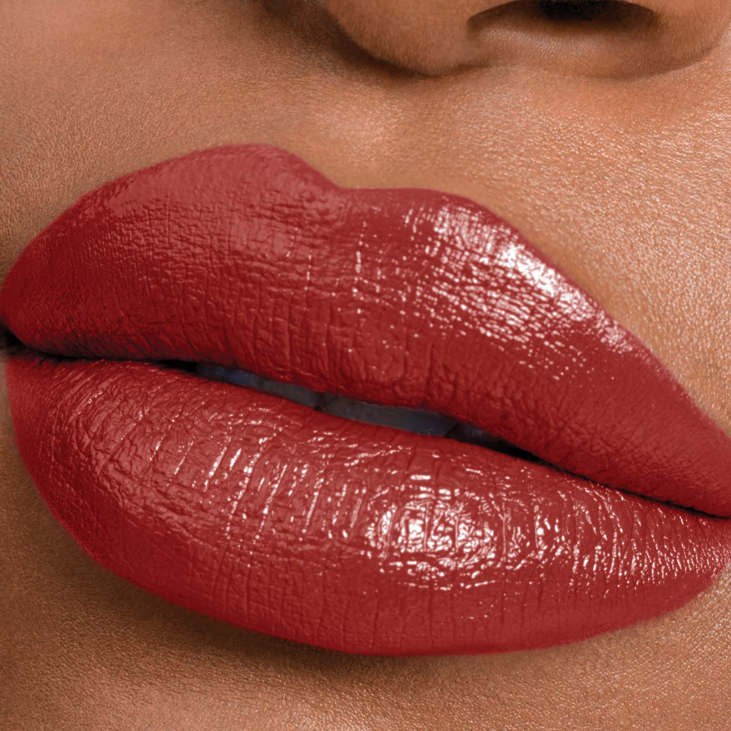 Application rapide en deux temps avec Maybelline Super Stay 24.