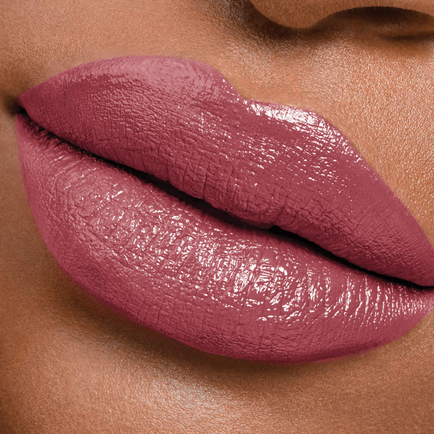Maybelline Super Stay 24 s'applique en deux étapes pour plus d'intensité