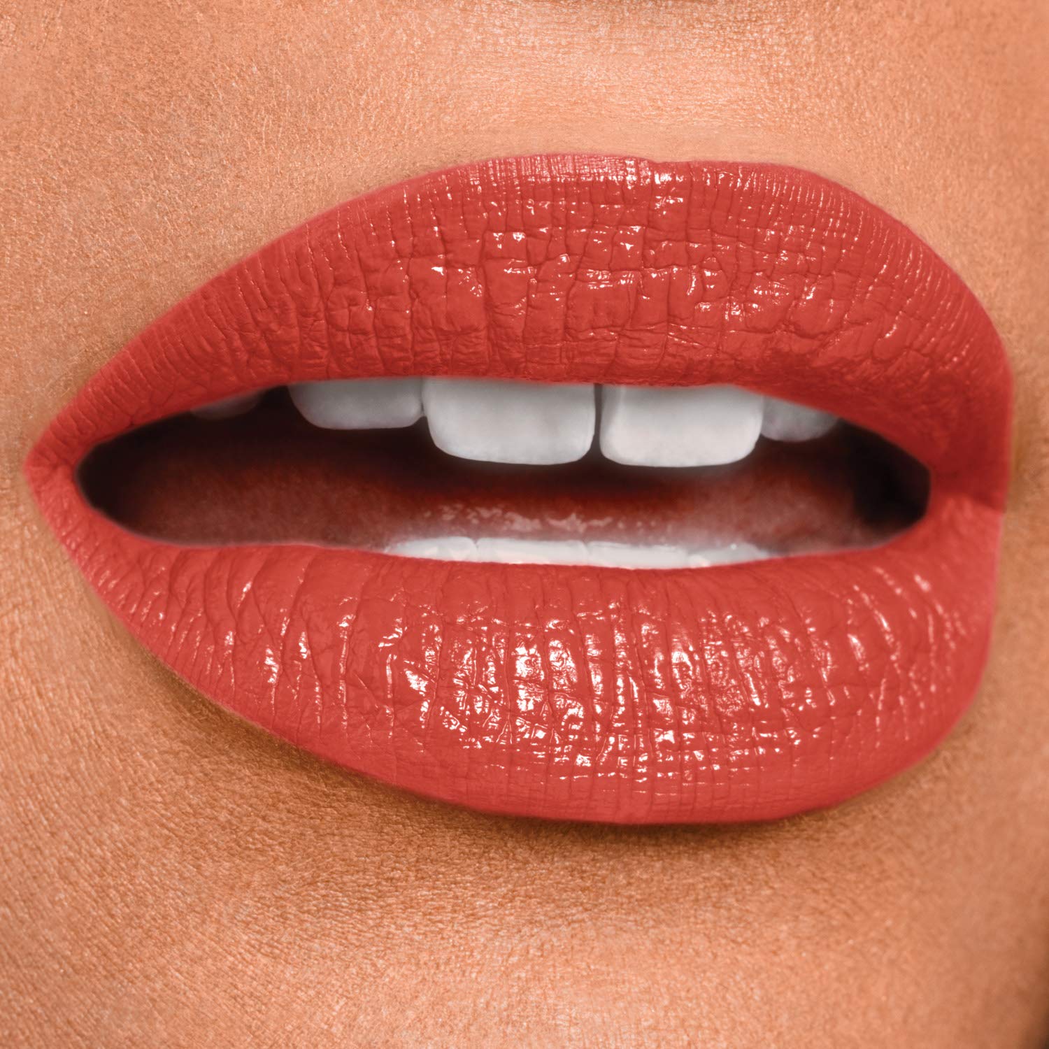 Maybelline Super Stay 24 finish-fini-satiné : aspect lumineux sans effet cakey.