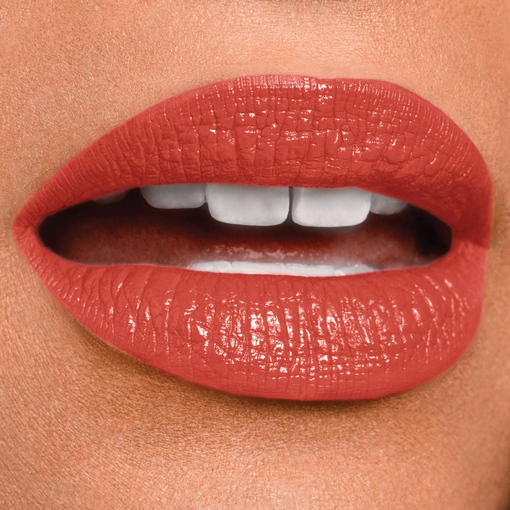 Maybelline Super Stay 24 finish-fini-satiné : aspect lumineux sans effet cakey.