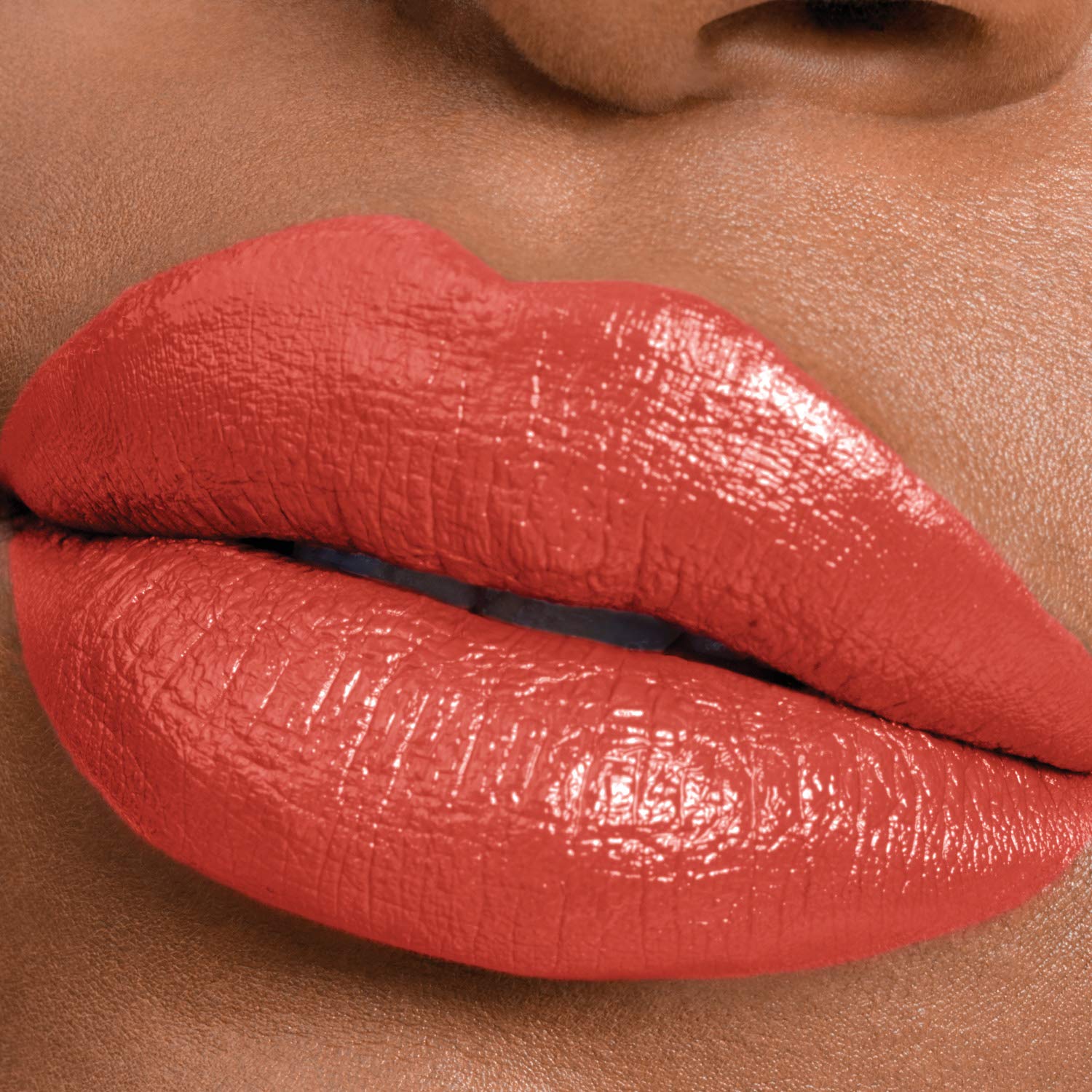 Maybelline Super Stay 24 applicateur-précis : contour net et application exacte.