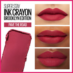 Maybelline Super Stay Ink Crayon Matte – Teinte berry Bourgogne sur les lèvres.