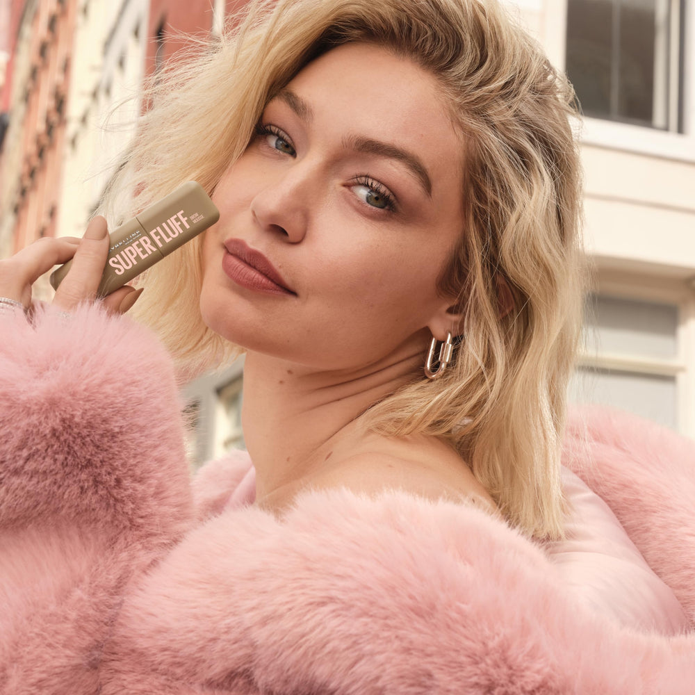 Maybelline Superfluff Usage Quotidien Sourcils, routine maquillage rapide.