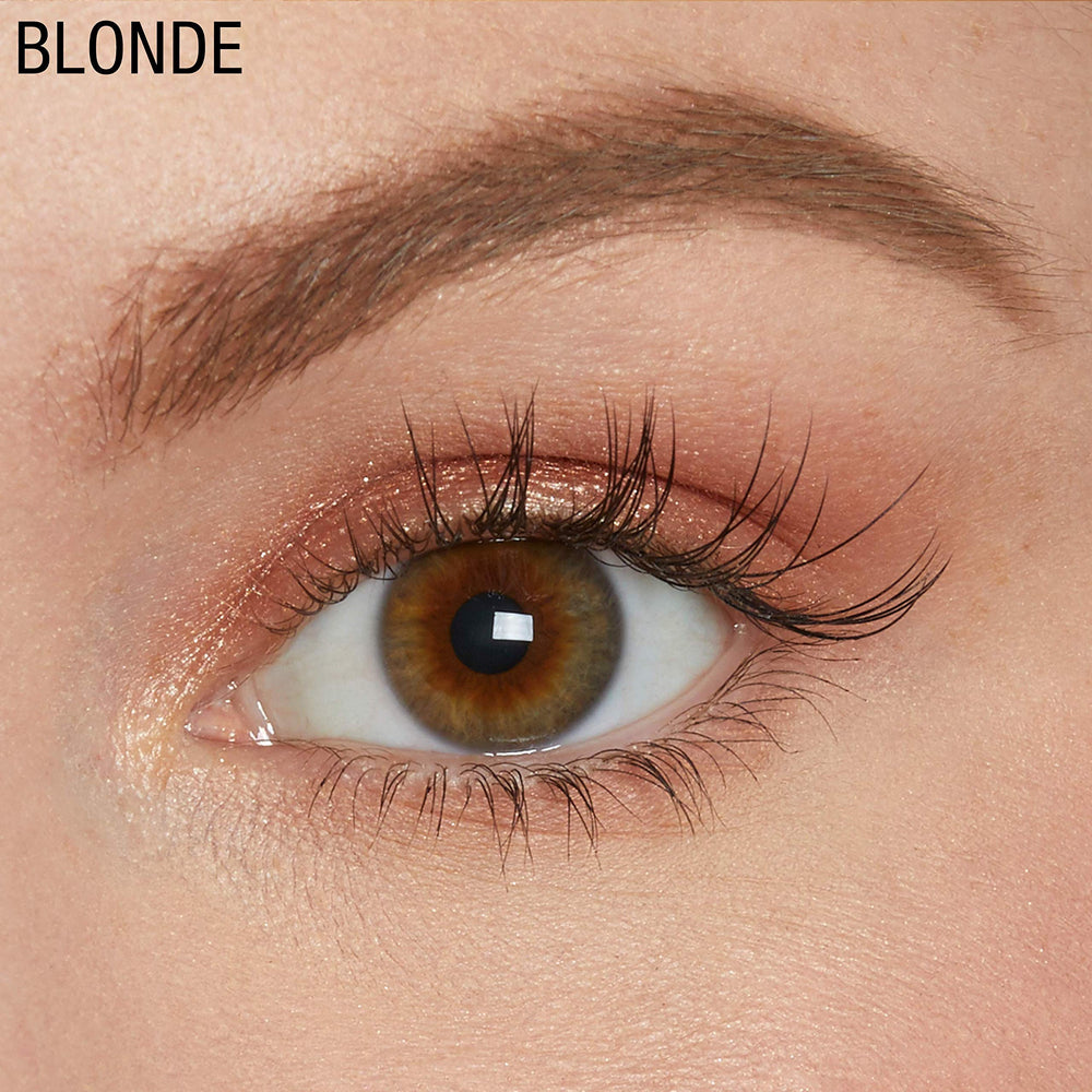 Maybelline TattooStudio Brow Pomade blonde, texture matte sans bavure et finition naturelle.