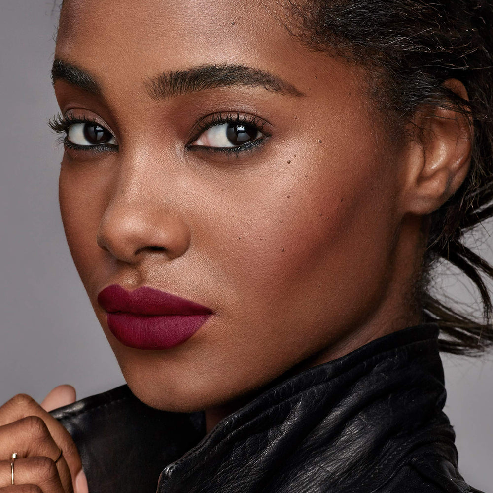 Stilo slim Maybelline Ultimatte pour une application ciblée