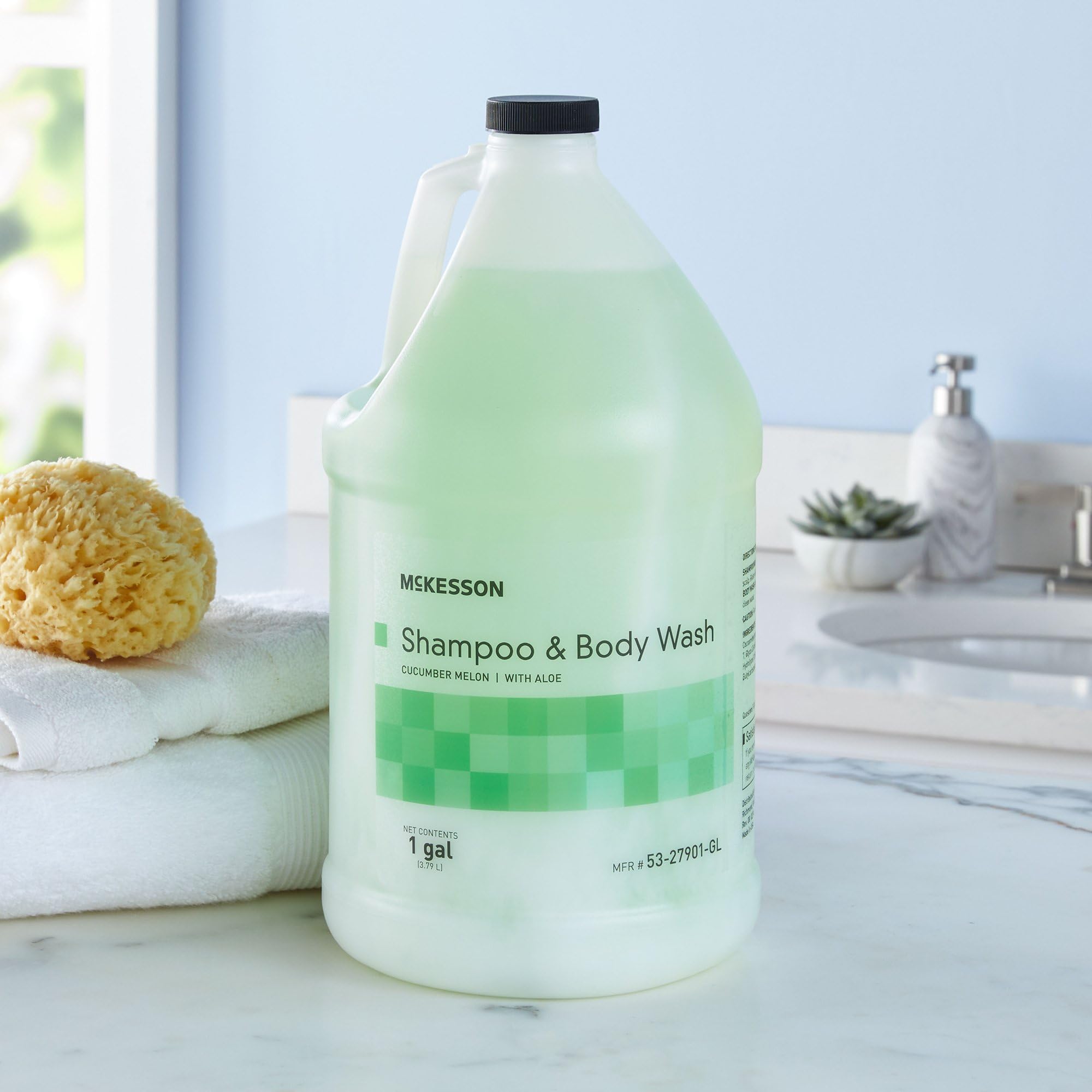 Gel douche et shampooing 2 en 1, pratique et économique.