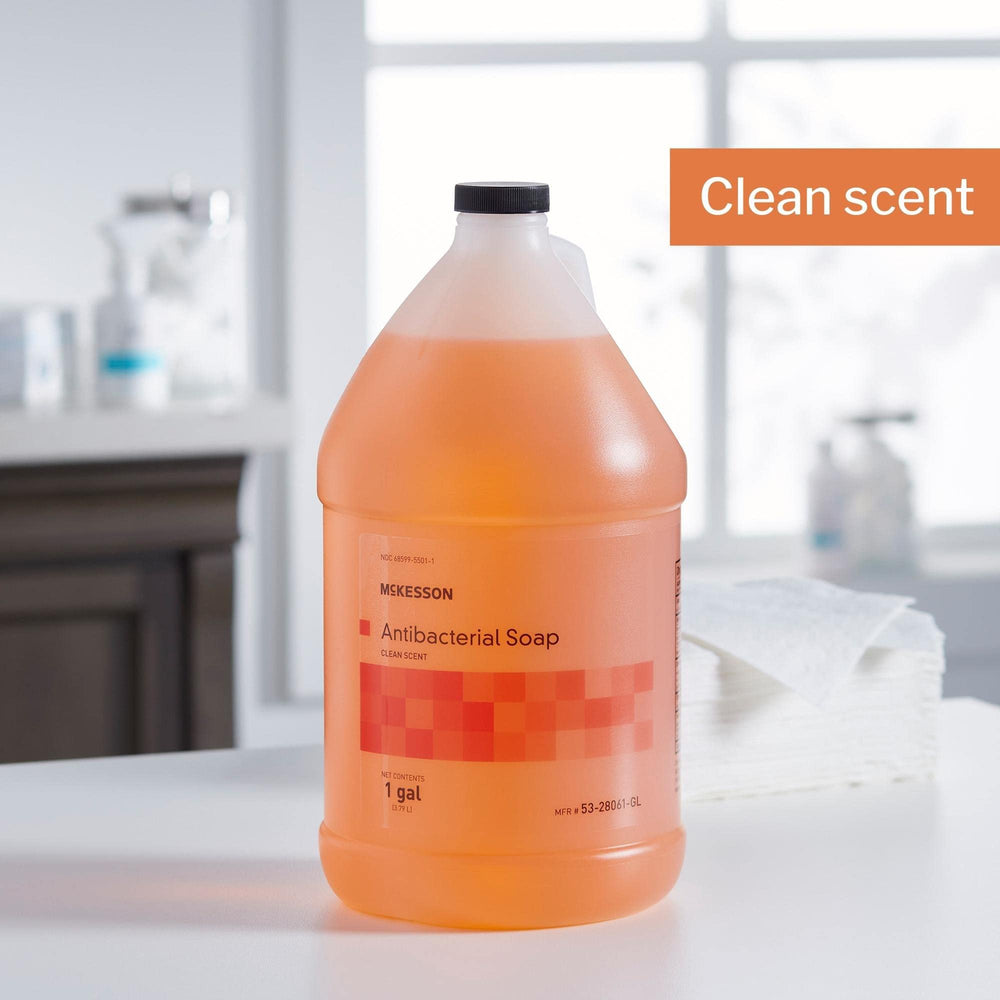 McKesson teinte orange clair visible dans le flacon
