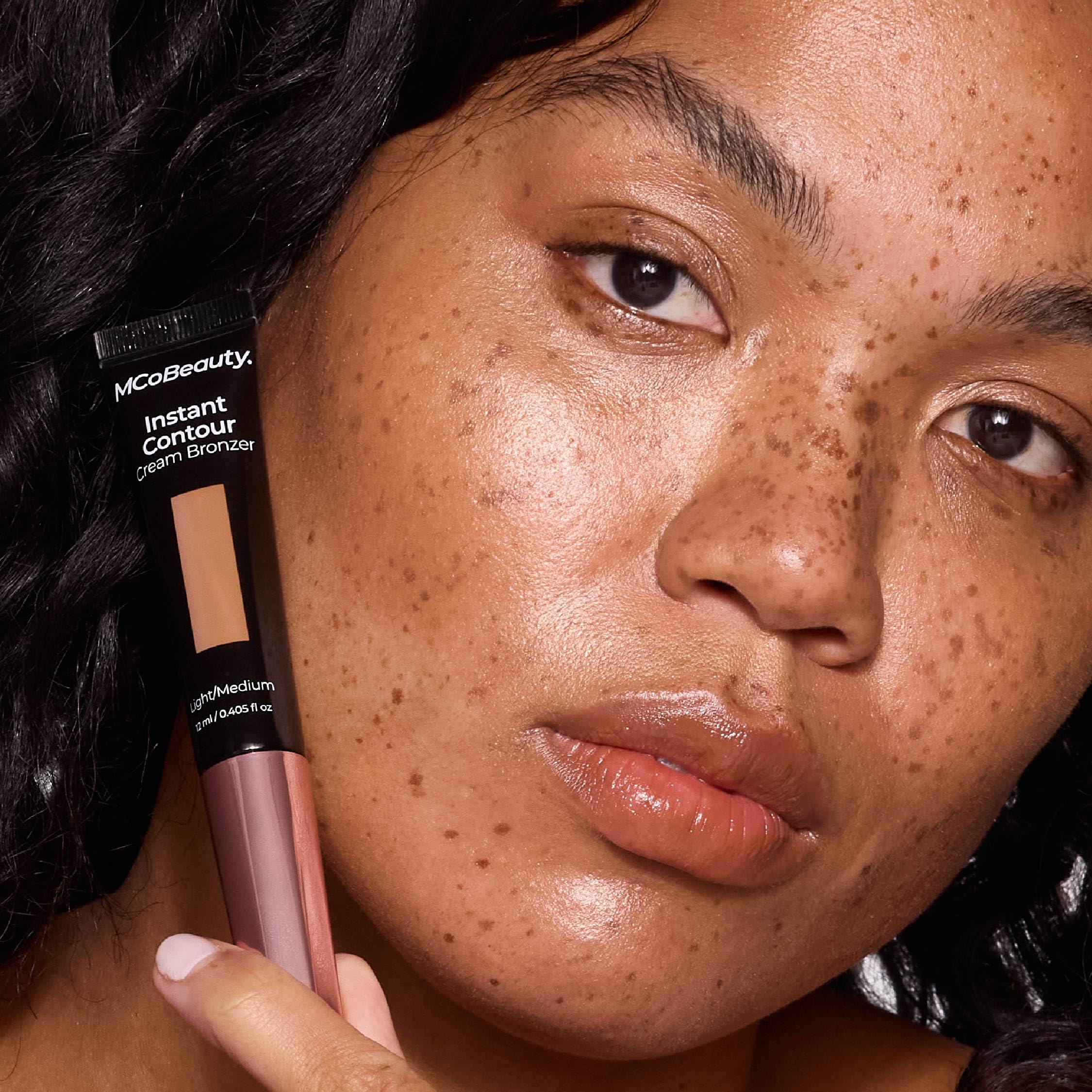 MCoBeauty Instant Contour Cream Bronzer – définition de la ligne de la mâchoire
