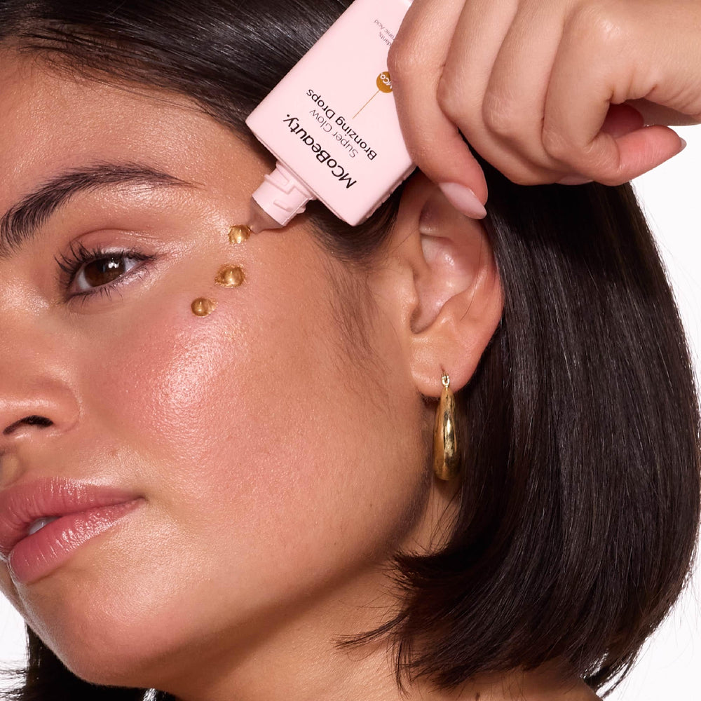 MCoBeauty Super Glow Bronzing Drops — goutte unique pour une application légère et lumineuse.