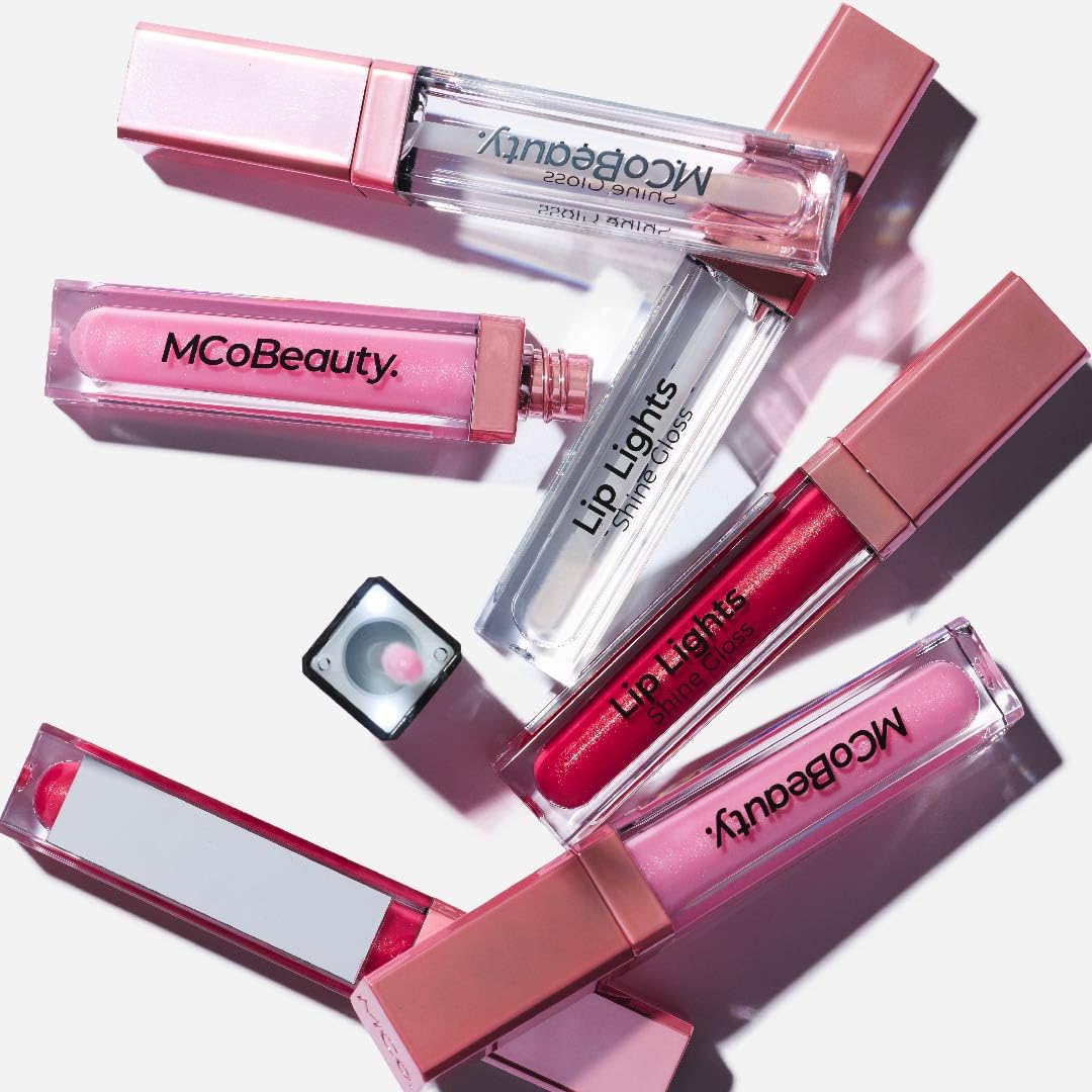 Texture legere et hydratante du gloss offrant confort quotidien.