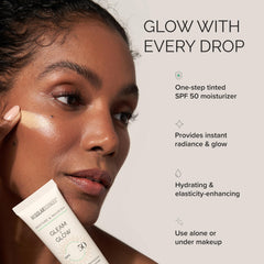 Application quotidienne visage MDSolarSciences Gleam Glow sur peau hydratée.