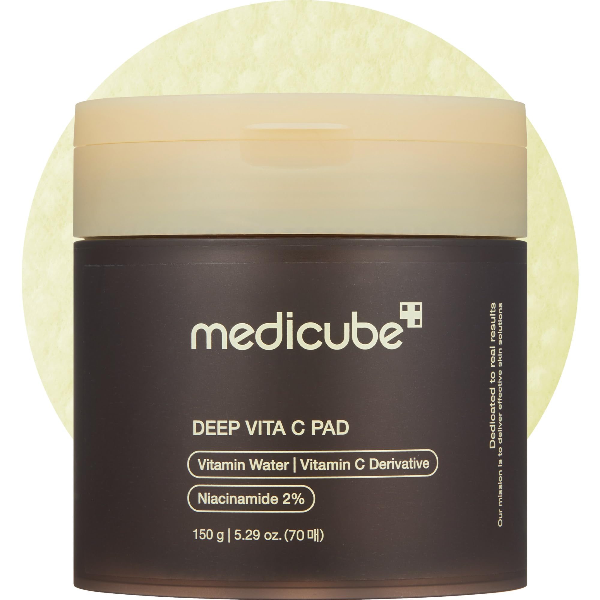 medicube deep vita c – coton tonifiant relief visage pour exfolier en douceur et lisser la peau.