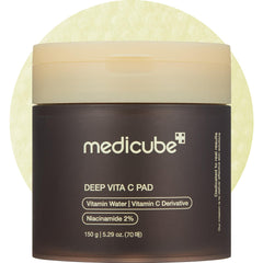 medicube deep vita c – coton tonifiant relief visage pour exfolier en douceur et lisser la peau.