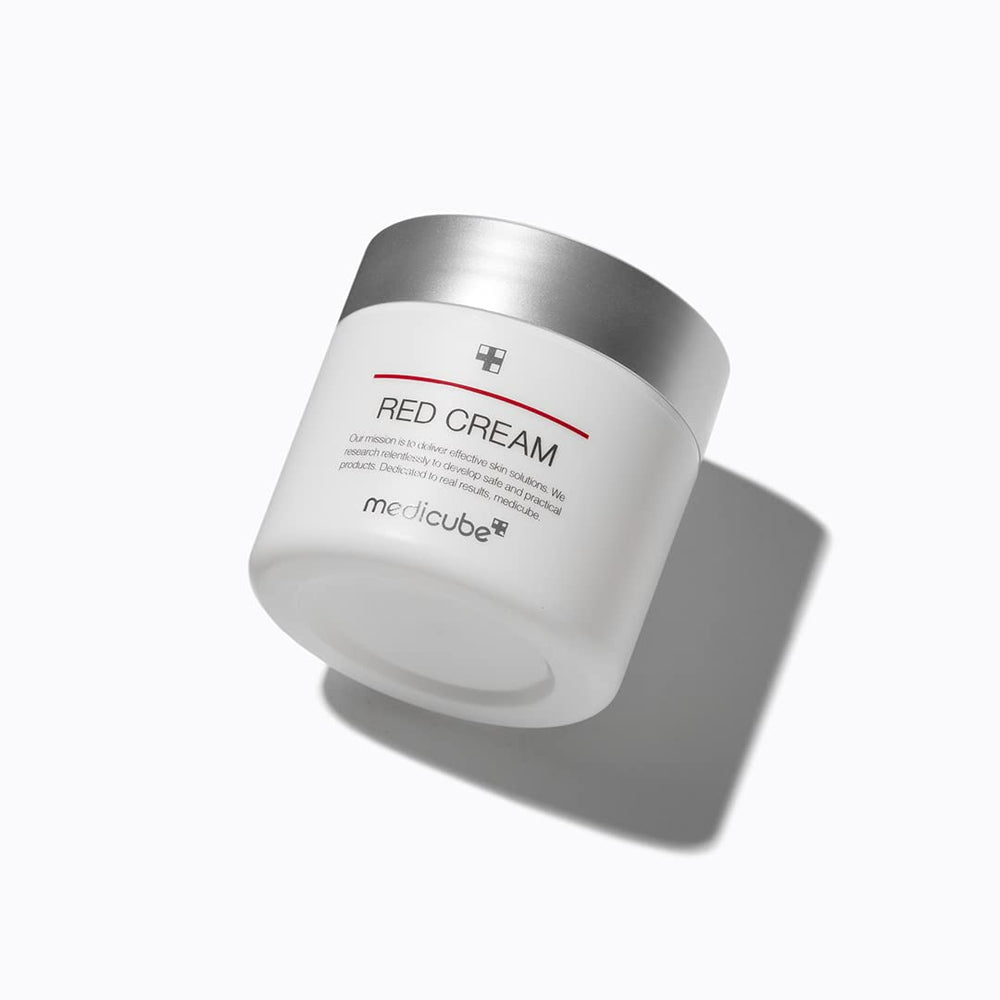 Medicube Red Cream 2.0 – Application fluide pour routine visage apaisante.